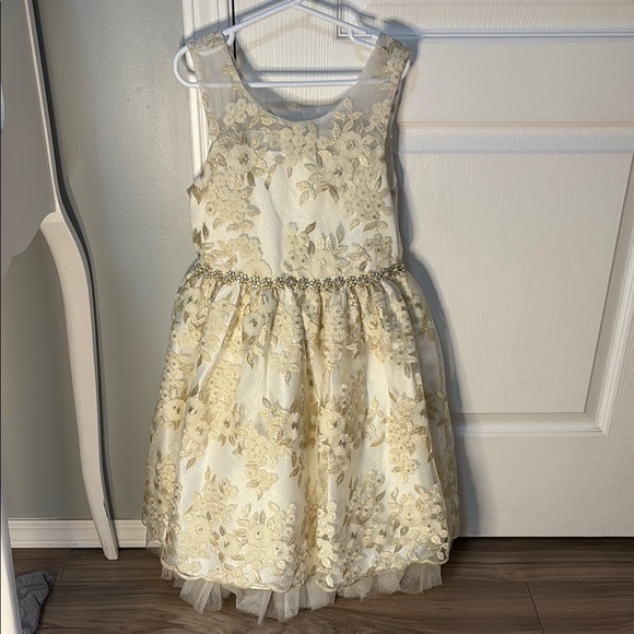 American Princess Ivory Floral Kids Dress - Picture 4 of 9